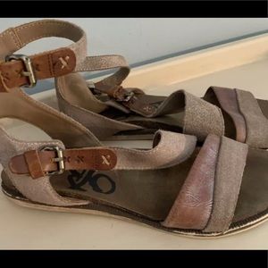 OTBT Size 8.5 Sandals